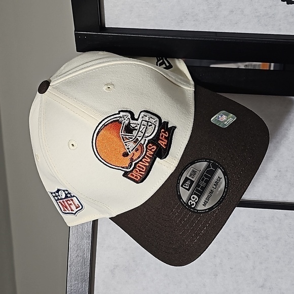 Cleveland Browns New Era Fitted Hat‎ M/L NWT - Picture 1 of 8